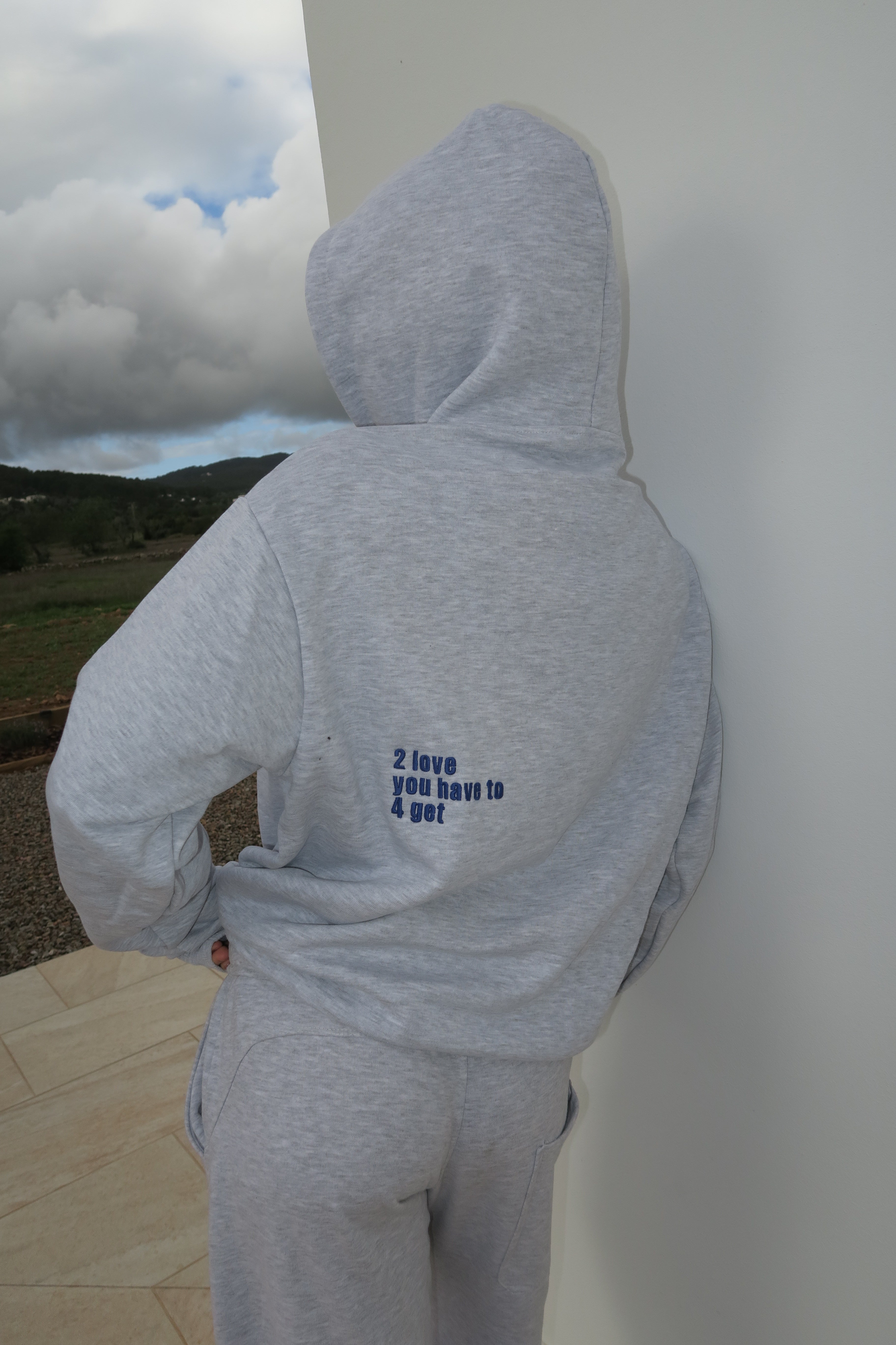 Sudadera gris 2love/4get